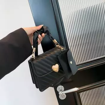 Модная повседневная трендовая сумка-мессенджер, маленькая квадратная сумка 2024 года, популярная новая сумка через плечо, корейская версия, простая женская сумка чёрный