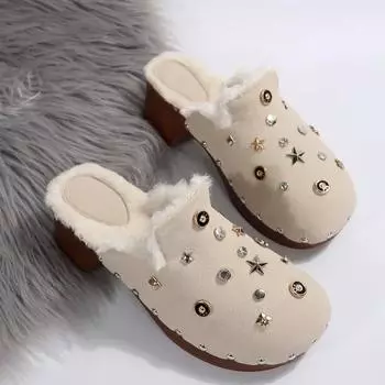 Модная распродажа женской обуви 2024 года, новые зимние женские тапочки с металлическими заклепками и закрытым носком, модные и теплые шлепанцы на квадратном каблуке 36 бежевый