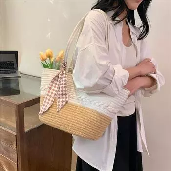 Модная соломенная тканая сумка для женской пляжной сумки, пляжная сумка для отдыха, текстурированная большая сумка, ниша для подмышек, женская тканая сумка на плечо With pendant(Random)