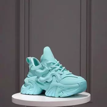 Модная спортивная и повседневная обувь для женщин класса люкс в новой универсальной моде, увеличивающей рост, на толстой подошве, модные маленькие белые туфли 35 небесно-голубой