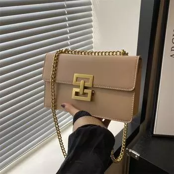 Модная сумка через плечо 2024 года, новая европейская и американская ретро женская сумка, модная цепочка, маленькая квадратная сумка, простая сумка через плечо под мышкой чёрный