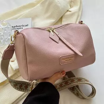 Модная сумка через плечо с широким плечевым ремнем, популярная маленькая женская сумка, новинка 2023 года, пригородная сумка через плечо, текстурированная сумка-подушка на одно плечо большой вместительности