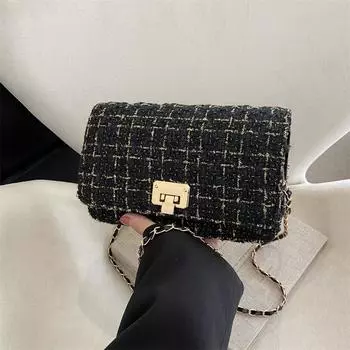 Модная сумка-мессенджер на плечо с контрастным цветовым трендом 2024 года в начале зимы с новым замком, иностранная корейская версия, маленькая квадратная сумка белый