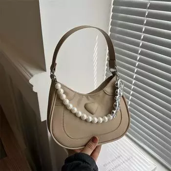 Модная сумка на одно плечо с жемчужной цепочкой под мышкой, популярная маленькая сумка в иностранном стиле в этом году, женская новая сумка-мессенджер в форме полумесяца 2024 года чёрный