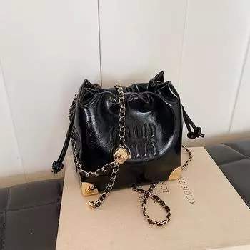 Модная сумка-ведро с цепочкой для женщин 2024 года, новая корейская версия, универсальная сумка через плечо, высококачественная повседневная женская сумка-мессенджер белый