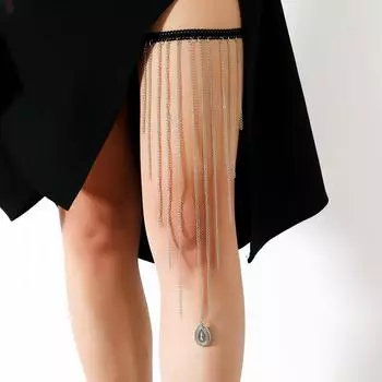 Модная уличная фотография, персонализированный стиль ночного клуба, красивые ножки, бирюзовая подвеска, бахромчатая цепочка для ног