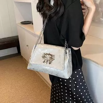 Модная универсальная сумка подмышкой, маленькая квадратная сумка, женская, новинка 2024 года, летняя сумка-мессенджер на одно плечо с цепочкой белый