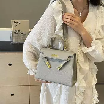 Модная универсальная сумка с пряжкой из искусственной кожи, повседневная однотонная сумка через плечо большой вместимости, хит продаж 2024, женская легкая роскошная сумка через плечо чёрный