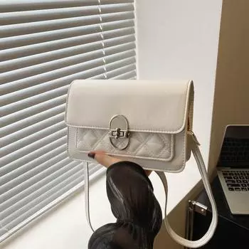 Модная в этом году популярная маленькая сумка женская 2024 новая красивая индивидуальная нишевая сумка через плечо простая маленькая квадратная сумка чёрный