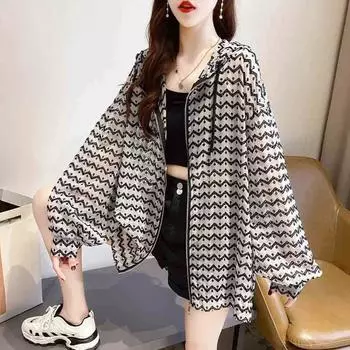 Модная женская солнцезащитная одежда с капюшоном из ледяного шелка, летняя тонкая дышащая полосатая солнцезащитная куртка, свободная повседневная куртка XS чёрный