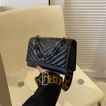 Модная женская сумка 2024 года, новая сетка давления, маленькая квадратная сумка, широкий плечевой ремень, сумка-мессенджер на одно плечо, мини-цепочка, маленькая квадратная сумка розовый