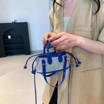 Модная женская сумка подмышкой 2024 года, летняя новая корейская версия, портативная сумка-ракушка, простая повседневная сумка-мессенджер для женщин чёрный