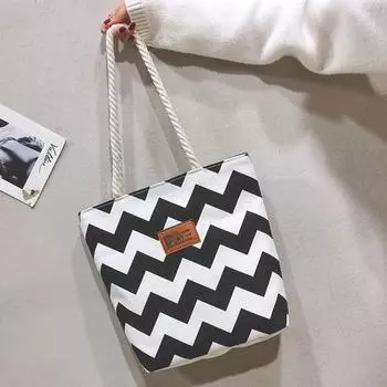 Модная женская сумка в полоску с рисунком большой емкости из холста на ремне чёрный