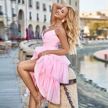 Модное и милое платье с пышной юбкой-тортом из лоскутной сетки и длинной юбкой на подтяжках. XS розовый