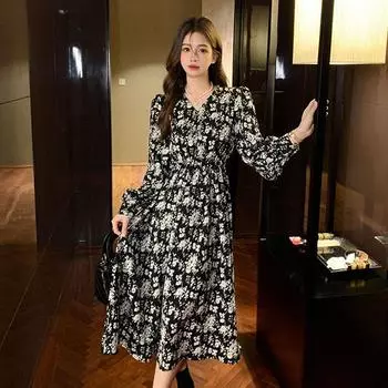 Модное платье с цветочным принтом, V-образным вырезом и рукавами-колокольчиками для женщин больших размеров L чёрный