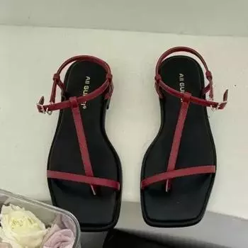 Модные босоножки на низком квадратном каблуке, летние женские туфли с пряжкой и ремешком, распродажа 2024 года, высококачественные однотонные женские босоножки с неглубокой подошвой 38 красный