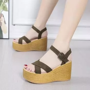 Модные босоножки на танкетке для женщин, лето 2024, повседневные нескользящие туфли на платформе с открытым носком, резиновая подошва, пряжка, элегантные каблуки для женщин 35 чёрный