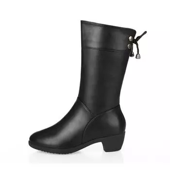 Модные ботинки на среднем каблуке с круглым носком. Зимняя женская обувь длиной до середины икры. Распродажа. Новые зимние однотонные лаконичные женские ботинки на молнии. 35