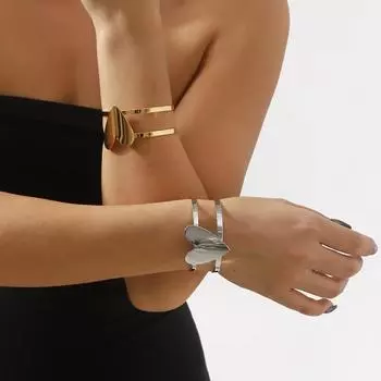 Модные браслеты для женщин. Ювелирные изделия. серебряный