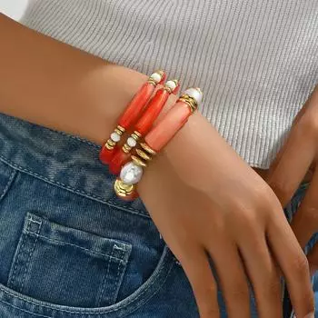 Модные браслеты для женщин. Ювелирные изделия. зелёный