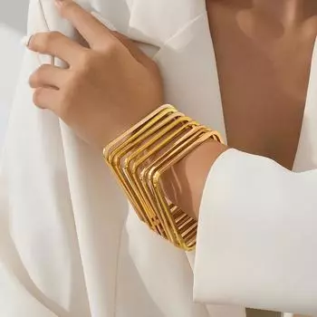 Модные браслеты для женщин. Ювелирные изделия. золотой