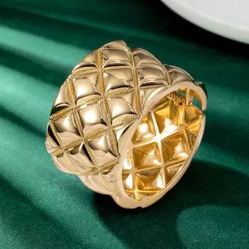 Модные браслеты для женщин. Ювелирные изделия. золотой