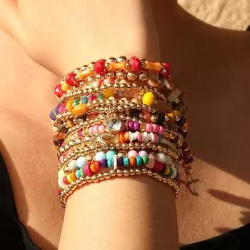 Модные браслеты из бисера для женщин. Ювелирные изделия разноцветный