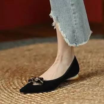 Модные дизайнерские туфли с металлической застежкой, винтажные туфли-лодочки с острыми носками, женские туфли на весну и осень с леопардовым принтом, женские туфли на низком каблуке 35