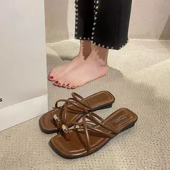 Модные домашние тапочки лето 2024 года черные туфли на низком каблуке женские тапочки и сандалии с открытым носком оригинальные шикарные туфли по выгодной цене 39 ПВХ 35