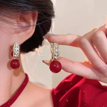 Модные геометрические серьги из циркона с красным жемчугом: Роскошь, вдохновленная знаменитостями, для разнообразных стилей A2120 золотой