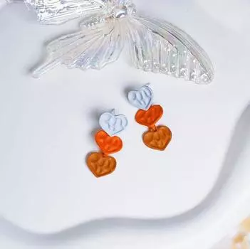 Модные и минималистичные женские трехслойные серьги в форме сердца персиково-розового цвета с контрастным сердечком и милыми серьгами белый/розовый