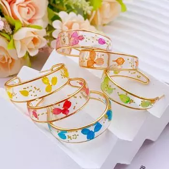 Модные и трендовые серьги-кольца из смолы в форме буквы С для женщин на каждый день