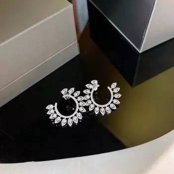 Модные классические серьги из стерлингового серебра 925 пробы с V-образным вырезом из золота с бриллиантами и изогнутыми крючками, кружевные женские полые серьги, трендовые индивидуальность, простая мода