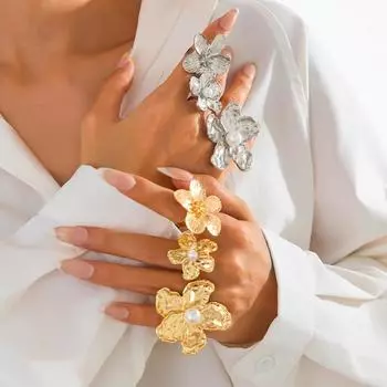 Модные кольца для женских украшений золотой