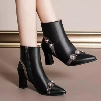 Модные короткие сапоги с острым носком, осенние и зимние новые винтажные модные ботинки на высоком каблуке с боковой молнией 35 чёрный