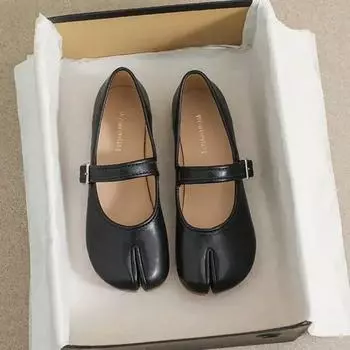 Модные кожаные туфли на плоской подошве с раздельным носком, женские туфли Мэри Джейн, таби-ниндзя на плоской подошве, женские удобные модельные туфли, мокасины с поясом на щиколотке 35