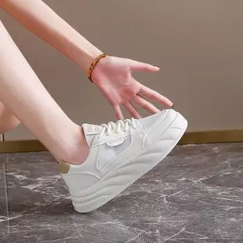 Модные кроссовки однотонные на толстой подошве маленькие белые туфли 2024 НОВАЯ весна новые повседневные женские туфли 35 чёрный