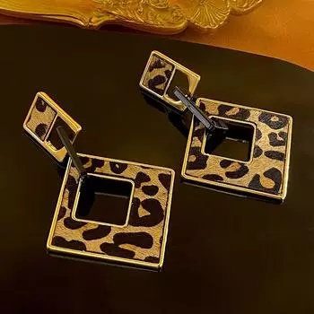 Модные квадратные серьги, преувеличенные и атмосферные, серьги для пикантных девушек, благородные, легкие, роскошные, высококачественные серьги для женщин