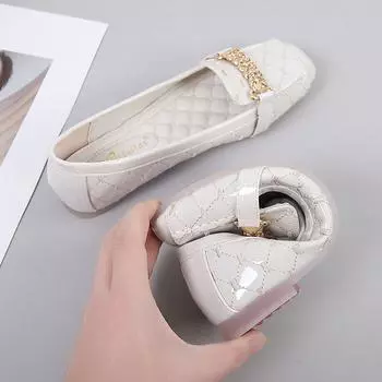 Модные лакированные кожаные туфли с квадратным носком, корейская версия, весна и осень, нескользящие туфли на плоской подошве 2024 года, новые повседневные туфли с небольшим носком 34 серый