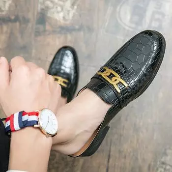 Модные летние мужские тапочки Baotou с крокодиловым узором, новая молодежная верхняя одежда, удобные полутапочки, ленивые туфли, мужская кожаная обувь 38 чёрный