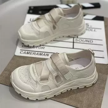 Модные летние сетчатые женские туфли на плоской подошве, спортивные повседневные трендовые сандалии, женские полые дышащие износостойкие легкие прогулочные туфли 35 чёрный