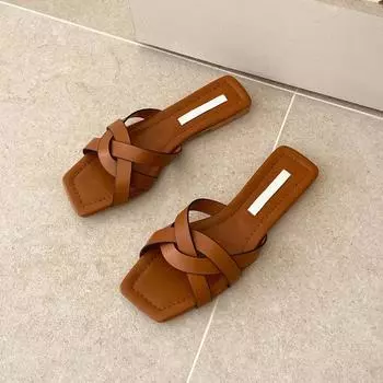 Модные летние тапочки 2024 года на плоской подошве для женщин, домашняя нескользящая женская обувь, сандалии на низком каблуке, модные мягкие домашние тапочки для женщин 35 белый