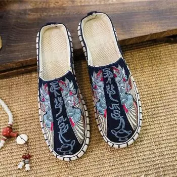 Модные летние тапочки для мужчин, полуплоские мюли, элегантная обувь, удобные сандалии для мужчин, дешевые сандалии в корейском стиле, ликвидация, тренд 2024 года 39