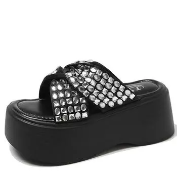 Модные летние женские тапочки 8 см на платформе, кожаные тапочки в стиле панк, хип-хоп, металлические декоративные мюли, цепочки, толстая подошва, стразы, шлепанцы 34 чёрный