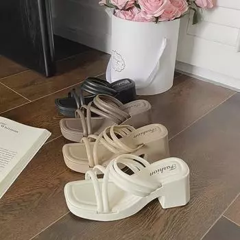 Модные летние женские тапочки на высоком каблуке 2024 года: Стильные нескользящие босоножки на танкетке, увеличивающие рост, для ношения на открытом воздухе. 41 (Runs Small)