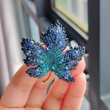Модные металлические броши в виде красного кленового листа для женщин и мужчин, брошь из кристаллов и растений, праздничные украшения на день рождения и зиму синий