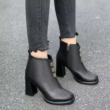 Модные модные ботильоны с круглой металлической пряжкой для женщин, дизайнерские туфли на мягкой подошве для женщин на платформе, осенне-зимние современные ботинки для женщин 35