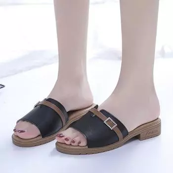 Модные модные дизайнерские тапочки 2024 года, новые летние тапочки с одной линией и рыбьим ртом для женщин, носящих пляжную обувь на низком каблуке снаружи 35 белый