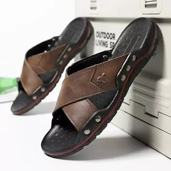 Модные мужские тапочки 2025 летние сандалии кожаные тапочки обувь для мужчин отель пляж мужские туфли мужские легкие туфли на плоской подошве мужские шлепанцы 38 коричневый