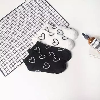 Модные носки женские весна лето хлопок цвет новинка девушки милый принт сердечко белый черный повседневный смешной короткие носки до щиколотки one size чёрный